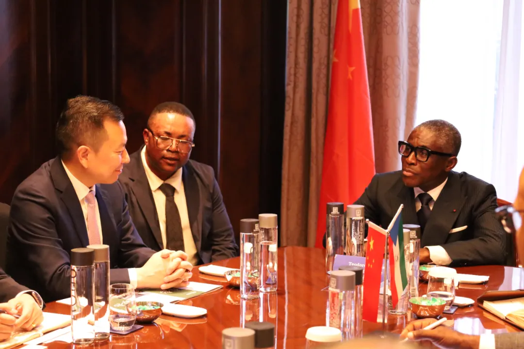 赤道几内亚共和国访华代表与豪门国际深入探讨产业协同发展